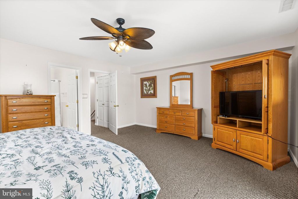 Image 30 of property listing at 8901 RUSTY ANCHOR RD #C, Ocean City, MD 21842