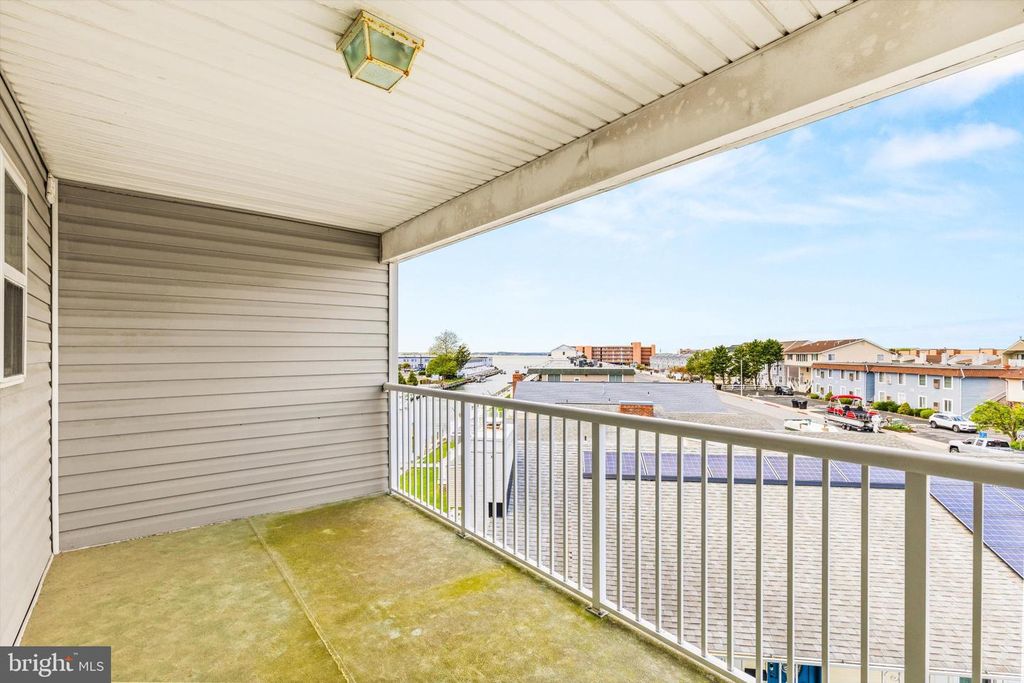 Image 34 of property listing at 8901 RUSTY ANCHOR RD #C, Ocean City, MD 21842