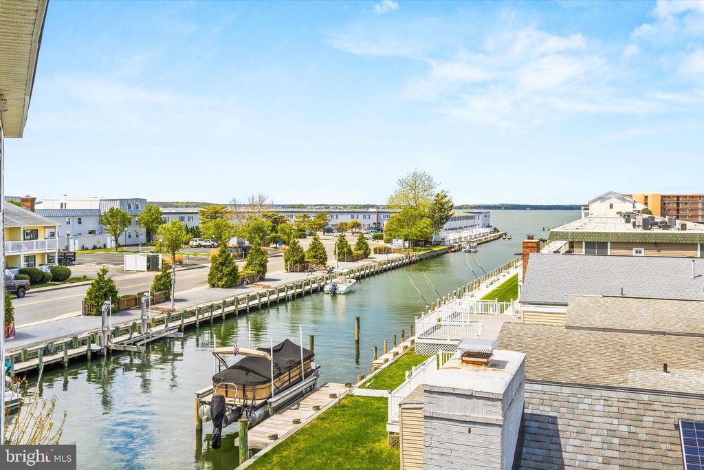 Image 37 of property listing at 8901 RUSTY ANCHOR RD #C, Ocean City, MD 21842