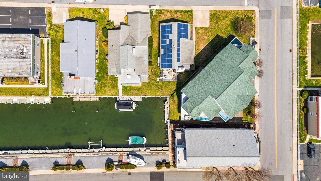 Image 43 of property listing at 8901 RUSTY ANCHOR RD #C, Ocean City, MD 21842