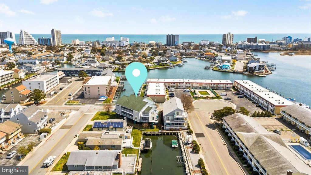 Image 45 of property listing at 8901 RUSTY ANCHOR RD #C, Ocean City, MD 21842