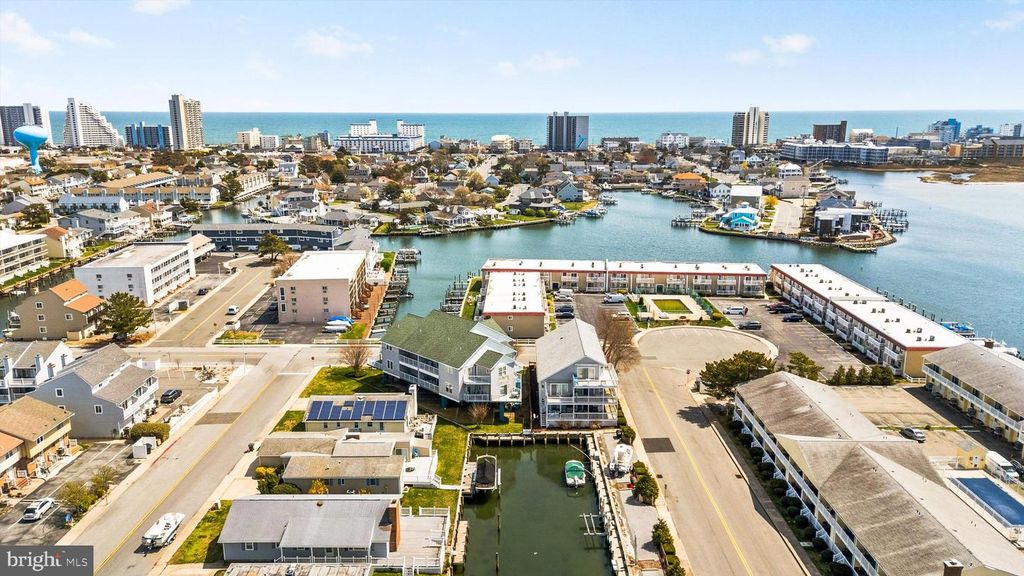 Image 53 of property listing at 8901 RUSTY ANCHOR RD #C, Ocean City, MD 21842