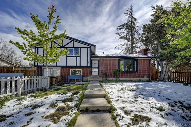 900 Evanston Street, Aurora, CO 80011
