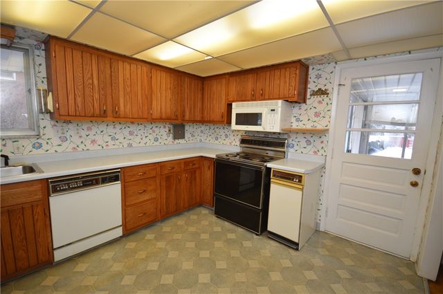 827 9th St, Oakmont, PA 15139