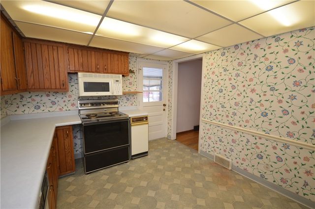 827 9th St, Oakmont, PA 15139