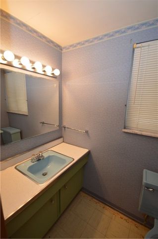 827 9th St, Oakmont, PA 15139