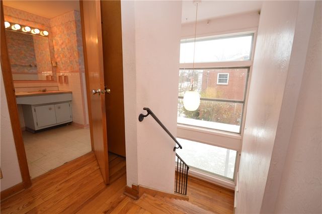 827 9th St, Oakmont, PA 15139