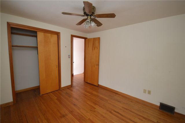 827 9th St, Oakmont, PA 15139