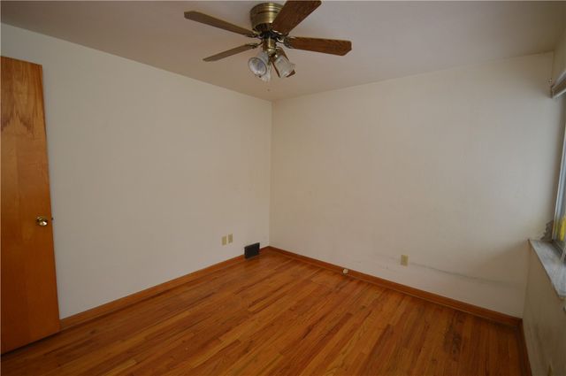 827 9th St, Oakmont, PA 15139