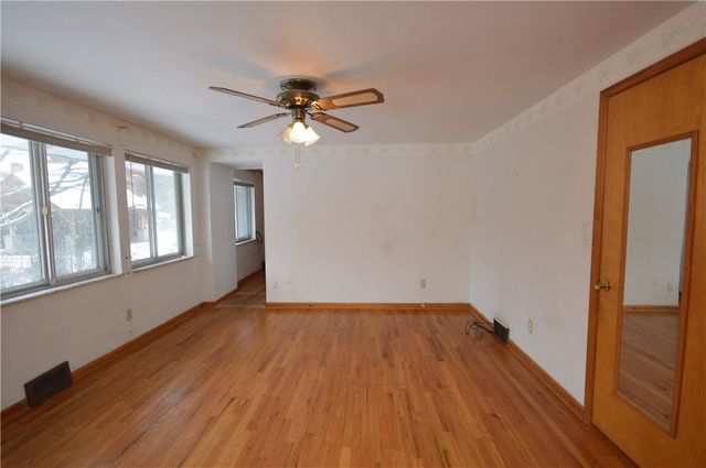 827 9th St, Oakmont, PA 15139