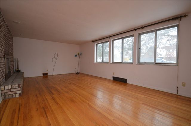 827 9th St, Oakmont, PA 15139