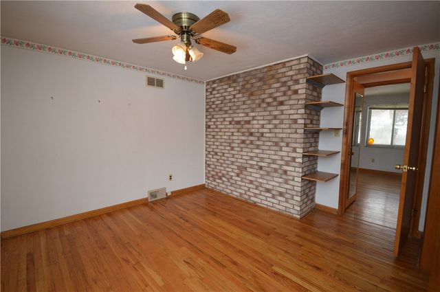 827 9th St, Oakmont, PA 15139