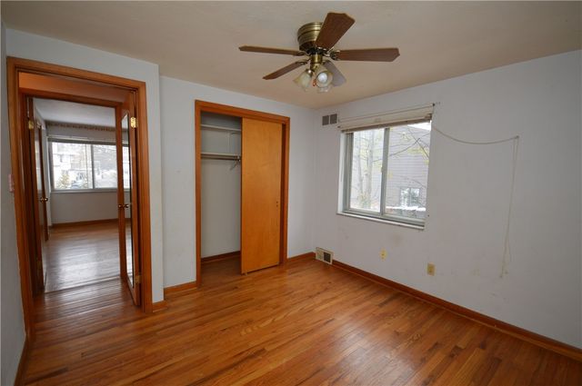 827 9th St, Oakmont, PA 15139