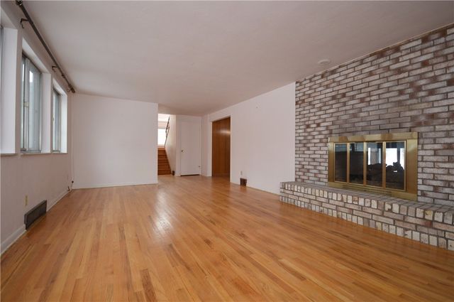 827 9th St, Oakmont, PA 15139