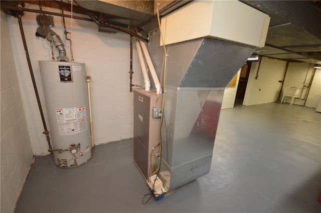 827 9th St, Oakmont, PA 15139