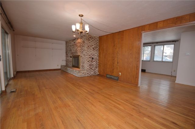 827 9th St, Oakmont, PA 15139