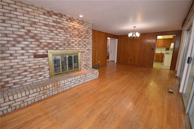 827 9th St, Oakmont, PA 15139