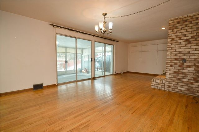 827 9th St, Oakmont, PA 15139