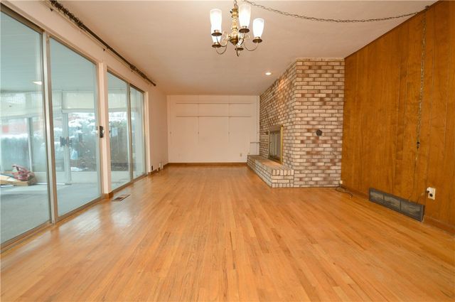 827 9th St, Oakmont, PA 15139