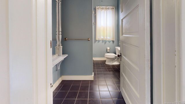 819 W French PL, San Antonio, TX 78212