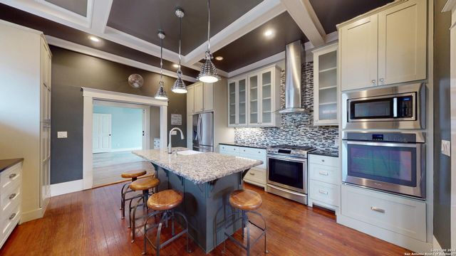 819 W French PL, San Antonio, TX 78212