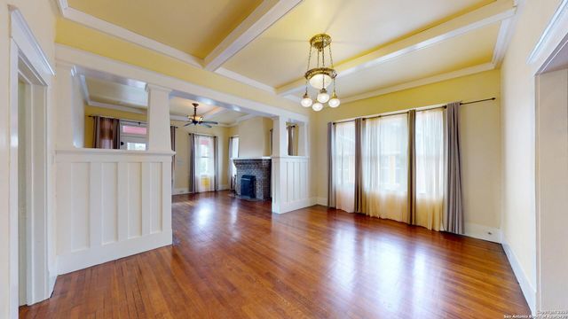 819 W French PL, San Antonio, TX 78212