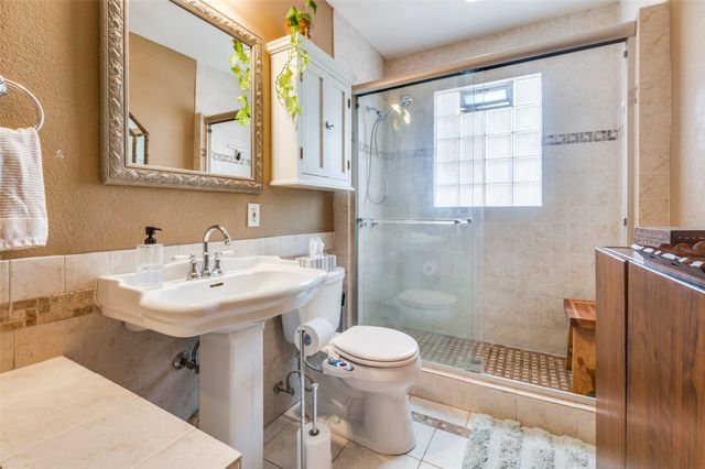 214 S Briscoe Boulevard, Dallas, TX 75211