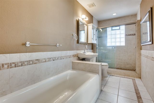 214 S Briscoe Boulevard, Dallas, TX 75211