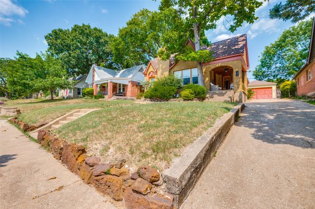 214 S Briscoe Boulevard, Dallas, TX 75211