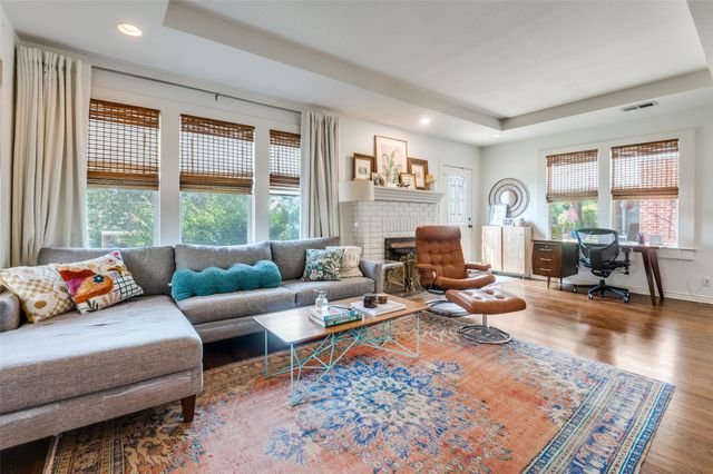 214 S Briscoe Boulevard, Dallas, TX 75211