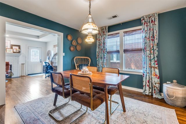 214 S Briscoe Boulevard, Dallas, TX 75211