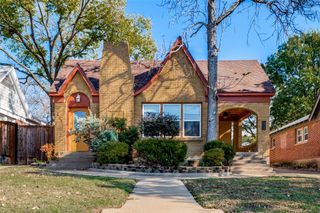 214 S Briscoe Boulevard, Dallas, TX 75211