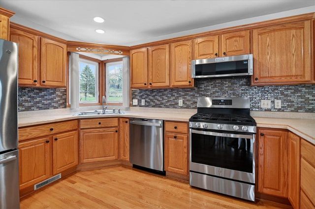 450 Bonnie Road, Cottage Grove, WI 53527