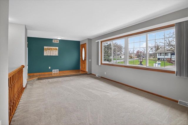 450 Bonnie Road, Cottage Grove, WI 53527