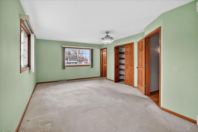 450 Bonnie Road, Cottage Grove, WI 53527