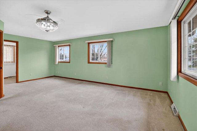 450 Bonnie Road, Cottage Grove, WI 53527