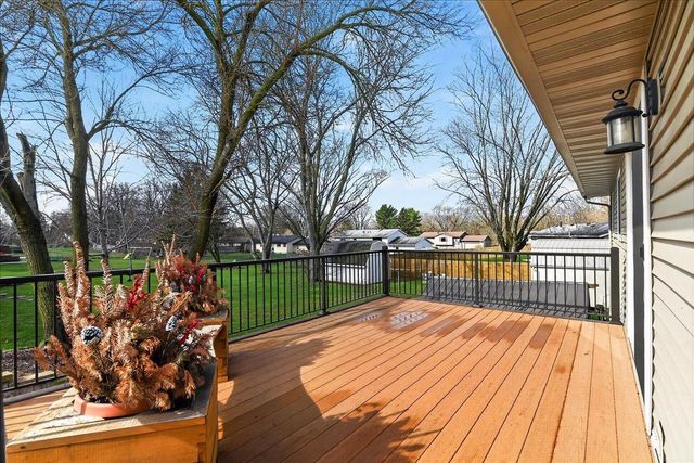 450 Bonnie Road, Cottage Grove, WI 53527