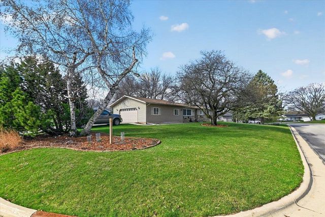 450 Bonnie Road, Cottage Grove, WI 53527