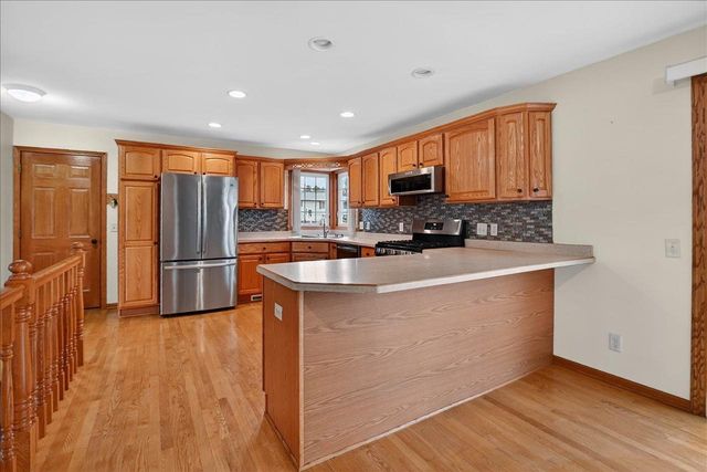 450 Bonnie Road, Cottage Grove, WI 53527