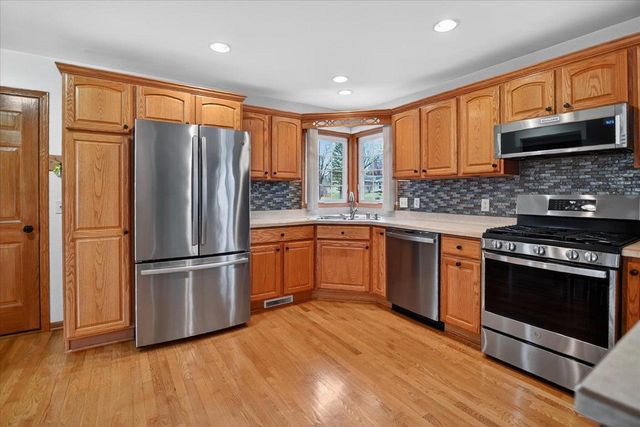 450 Bonnie Road, Cottage Grove, WI 53527