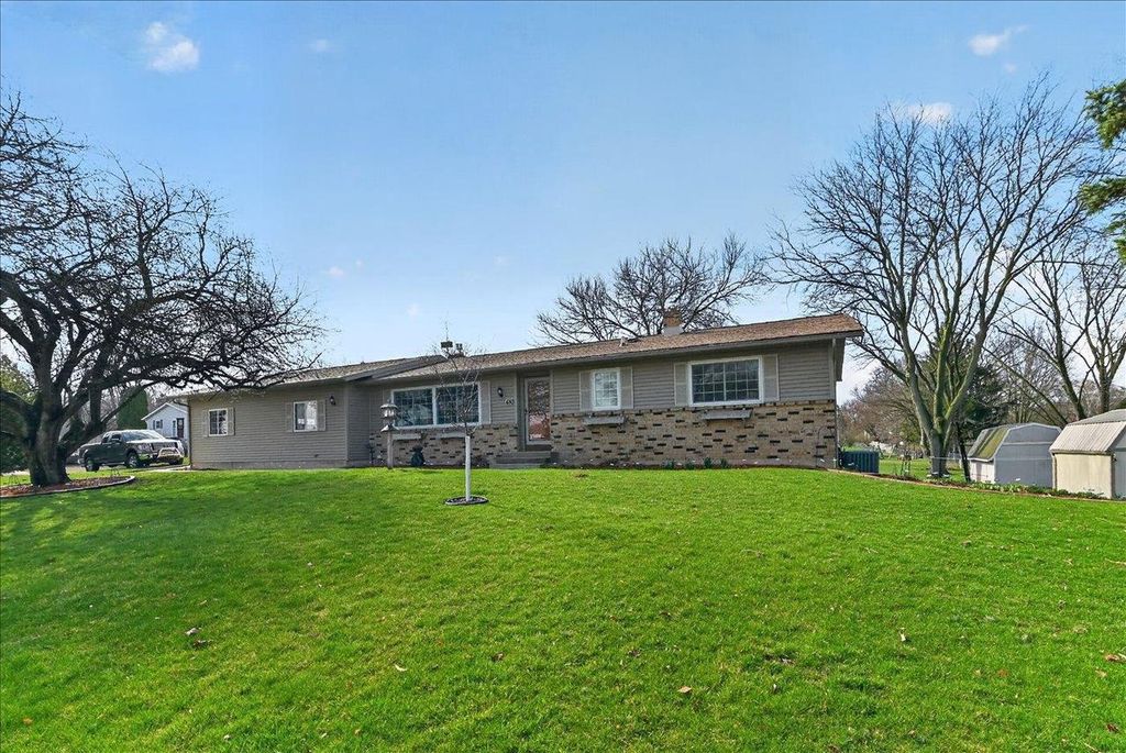 450 Bonnie Road, Cottage Grove, WI 53527
