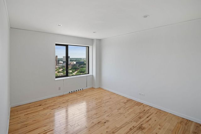 19 S 1st Street B2706, Minneapolis, MN 55401