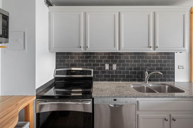 19 S 1st Street B2706, Minneapolis, MN 55401