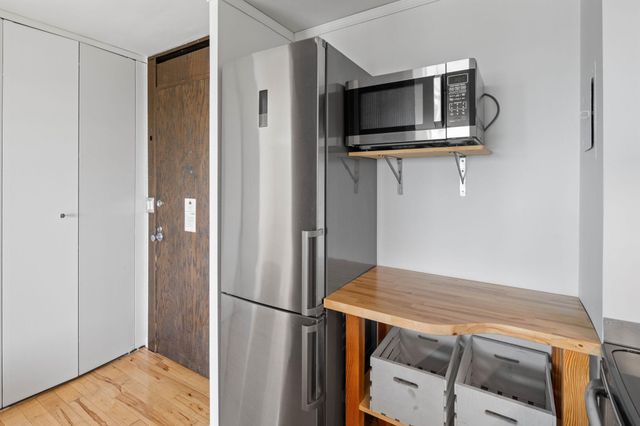 19 S 1st Street B2706, Minneapolis, MN 55401
