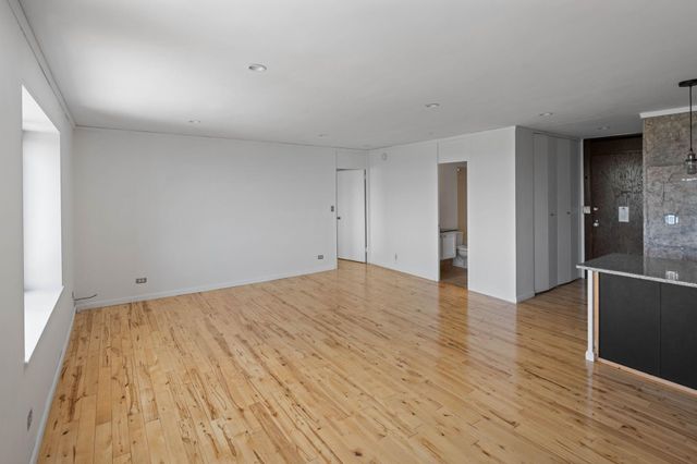 19 S 1st Street B2706, Minneapolis, MN 55401