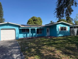 207 NE 39 Court, Deerfield Beach, FL 33064