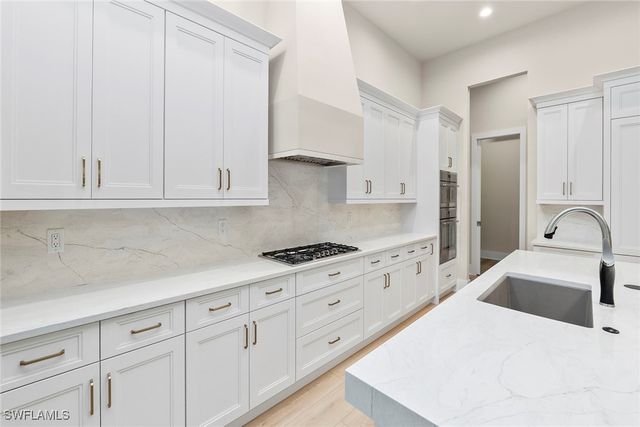 14231 Charthouse CIR, Naples, FL 34114