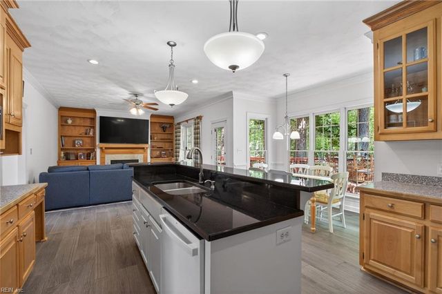 11125 Olde Towne PL, Smithfield, VA 23430
