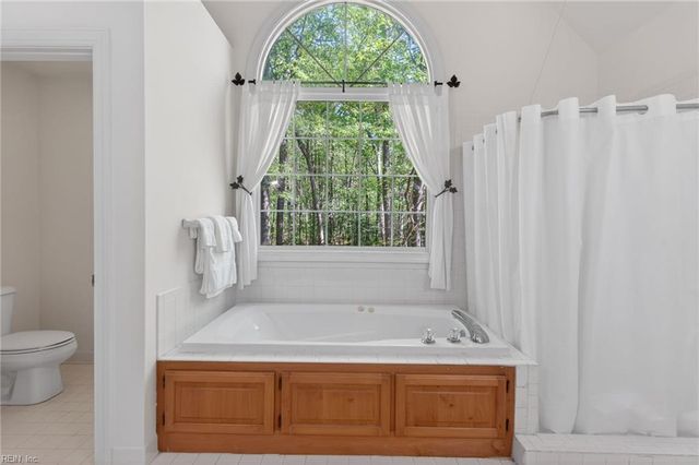 11125 Olde Towne PL, Smithfield, VA 23430