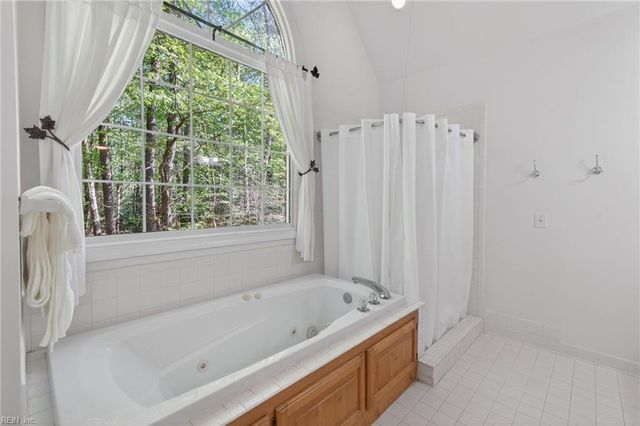 11125 Olde Towne PL, Smithfield, VA 23430